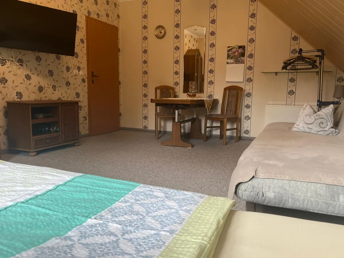 Doppelzimmer Am Seeblick 6 — gemütlich und hell